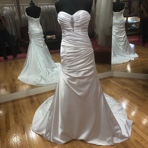 Maggie Sottero Couture Wedding Gown